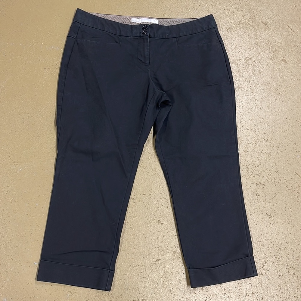 Old Navy Black Low Rise Cuffed Capri Pants Size 12 Regular